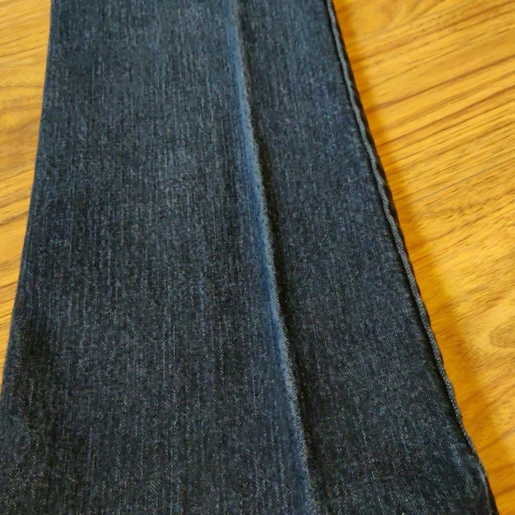 EUC Old Navy boot cut jeans - Picture 4 of 4